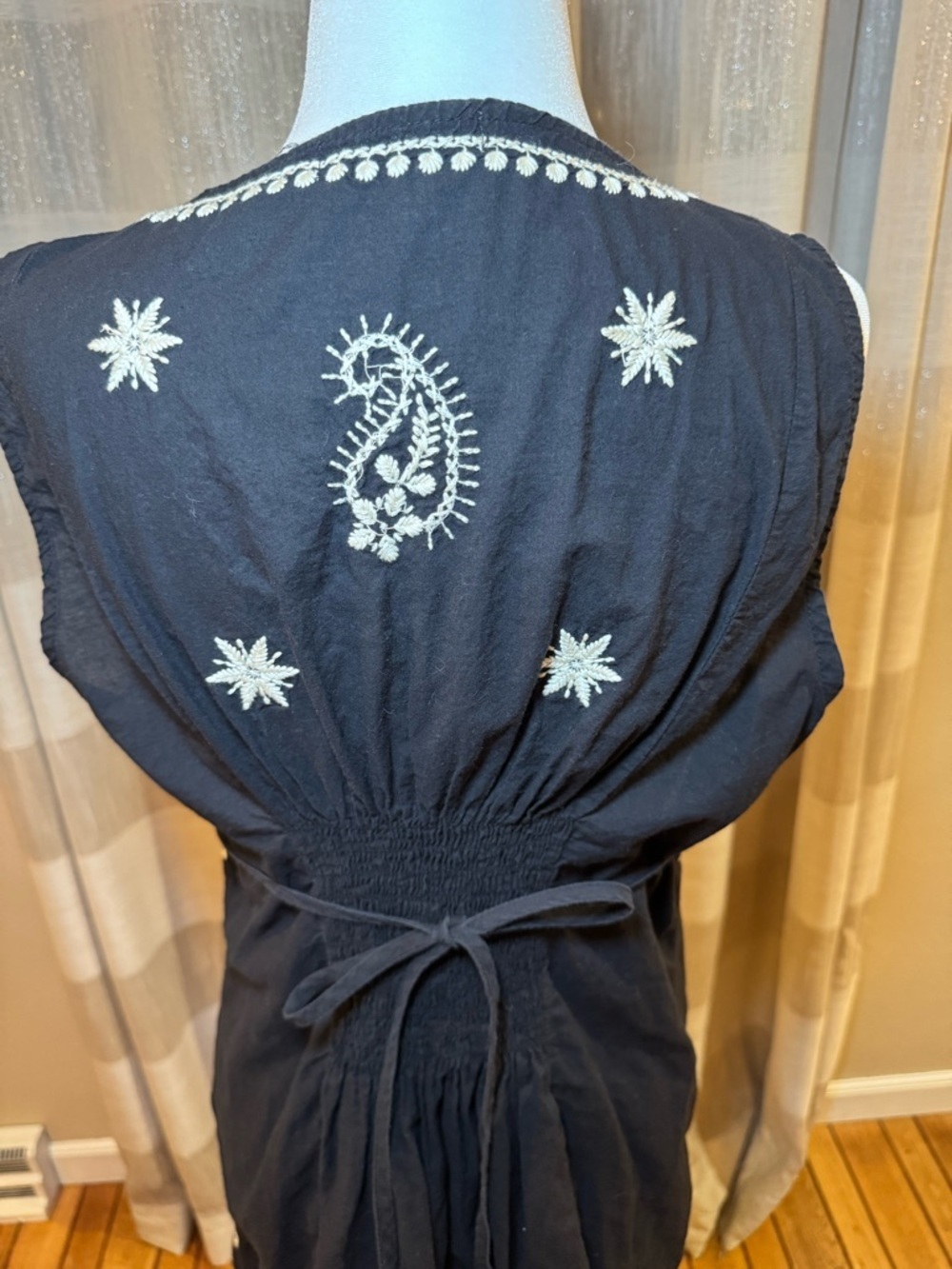 Sleeveless Black Mini Dress with White Embroidered Paisley Detail - Picture 8 of 8